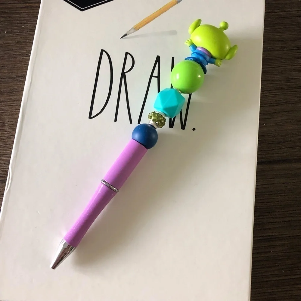 Disney Doorables: Toy Story: Alien handmade beaded pen
